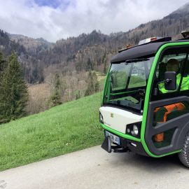 et-lander en pente à la montagne