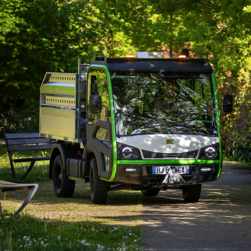 entretien parc avec mini camionette